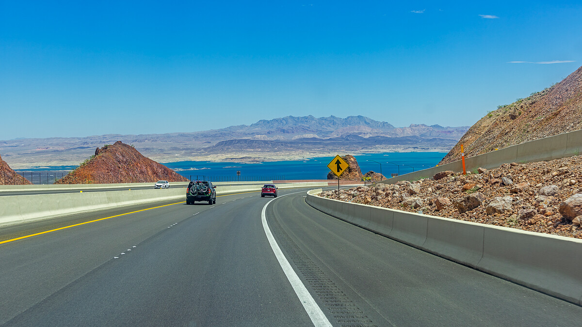 美國西部交通動脈的守護者——高速公路與鐵路隔離柵